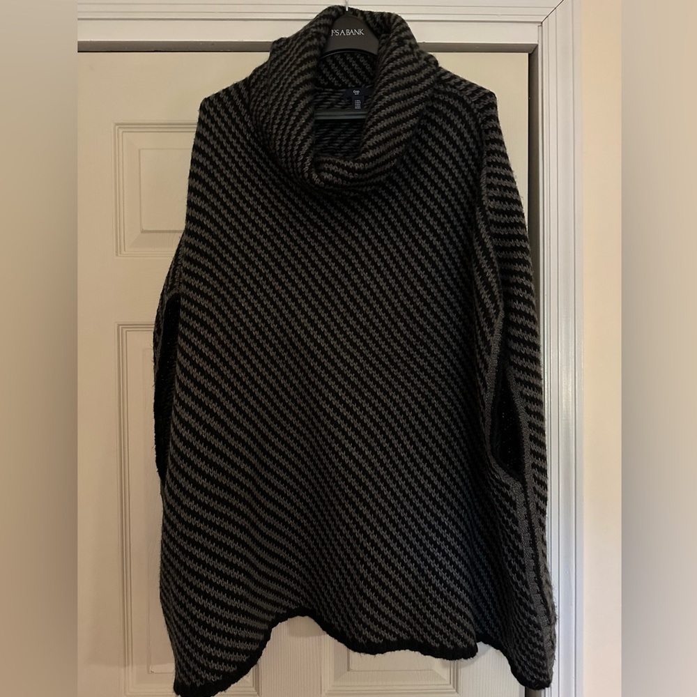 Gap Black and Gray striped poncho